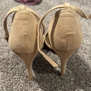 Elegant Tan Women's Heels